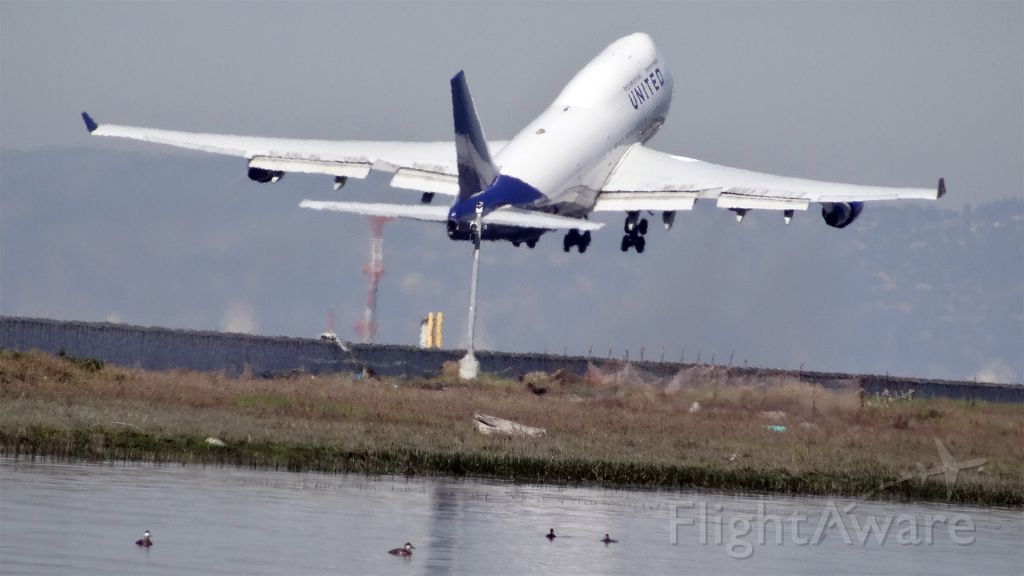 Boeing 747-400 (N194UA) - N194UA, Age: 18.5 Yearsbr /Boeing 747-400 (quad-jet) (H/B744/L )br /Airline: United Airlines, Engines: 4x PW4000br /06-Mar-2015 B744/L San Francisco Intl (KSFO) Barksdale Afb (KBAD) 13:43 PST 18:44 CST 3:01