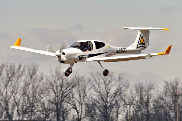 Diamond Star (N853L) - Short final runway 19 on 02-25-21. Doing a little flight training.