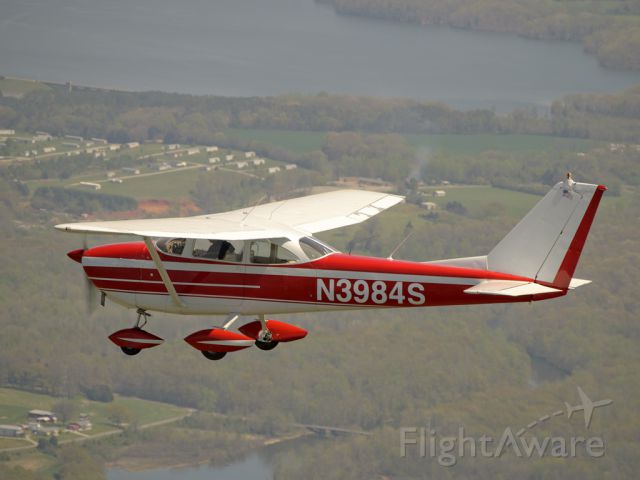 Cessna Skyhawk (N3984S) - Air to air over Winchester, TN