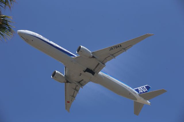 BOEING 777-300ER (JA794A)