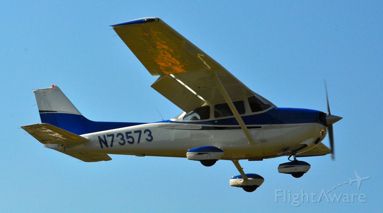 Cessna Skyhawk (N73573)