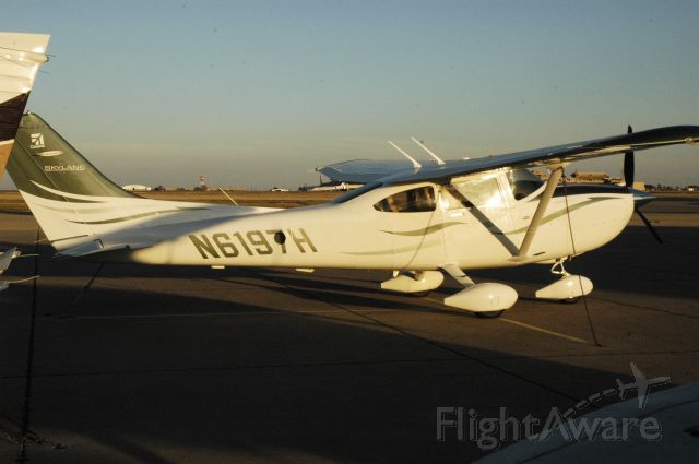 Cessna Skylane (N6197H)