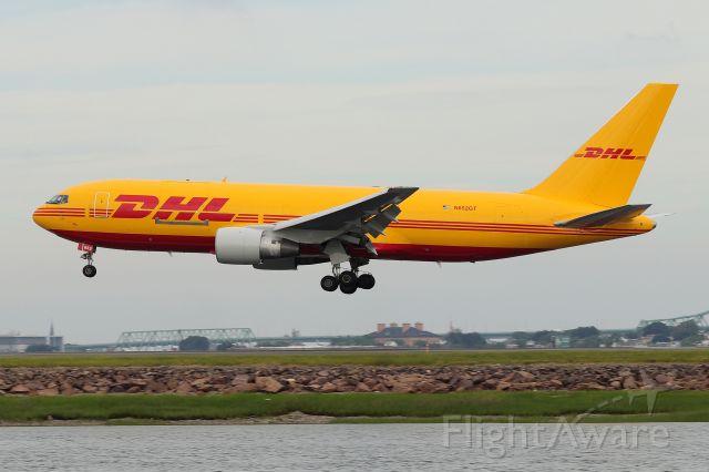 BOEING 767-200 (N652GT) - 'Cargo south 588' from Cincinnati landing on 22L   (6/9)