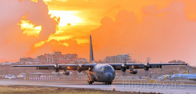 Lockheed C-130 Hercules (G275) - Dutch C130 lanindg at TNCM at sunset St Maarten