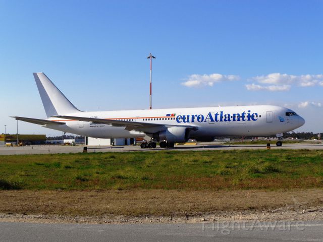 BOEING 767-300 (CS-TRN)