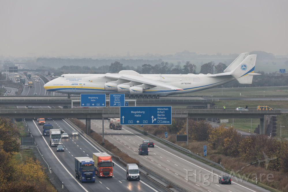 Antonov An-225 Mriya (UR-82060) - 10th november 2016 - the largest aircraft of the world jused one of the legendary twy-bridge of Leipzig(germany). the weather was not so fine...