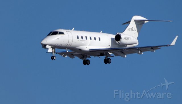 Bombardier Challenger 300 (N536XJ) - On final is this 2004 Bombardier Challenger 300 in the Winter of 2019.