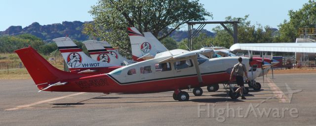 Cessna T207 Turbo Stationair 8 (VH-WOY)