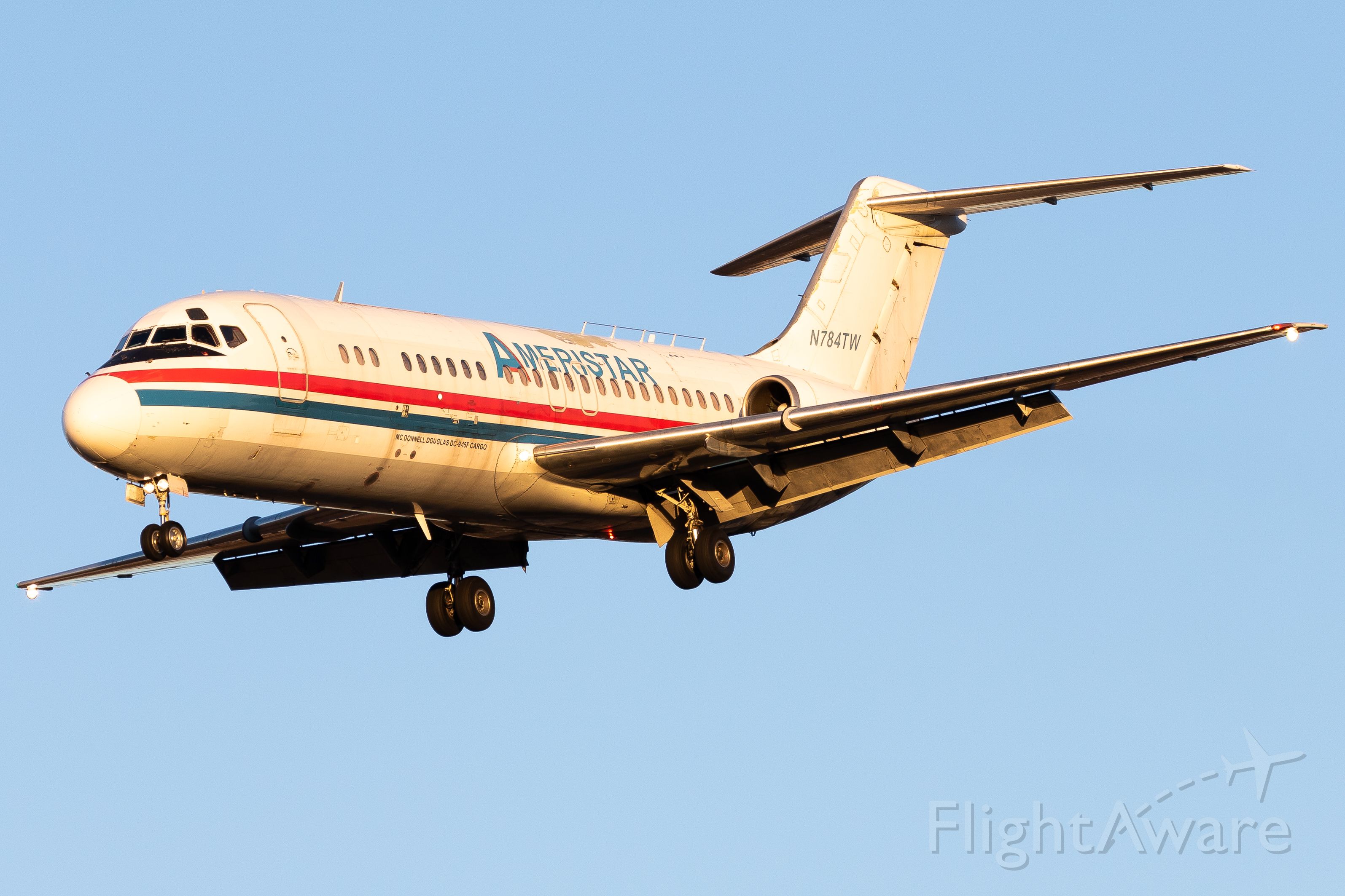 Douglas DC-9-10 (N784TW) - The DC9 is alive in 2021 :) So stoked to get another classic in this amazing winter light!