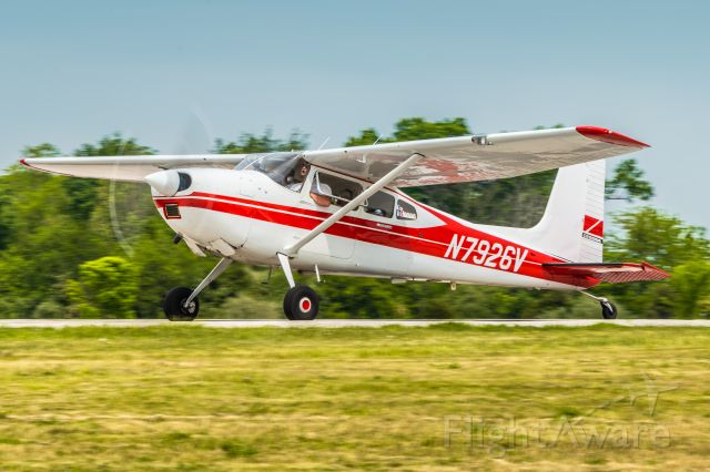 Cessna Skywagon 180 (N7926V) - Cessna 180H N7926V landing at Heritage Field (KPTW)