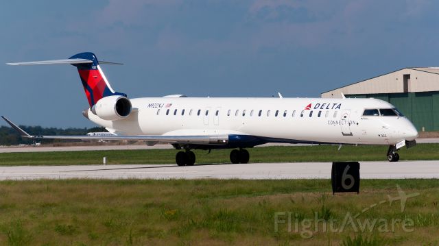 Canadair Regional Jet CRJ-900 (N922XJ)