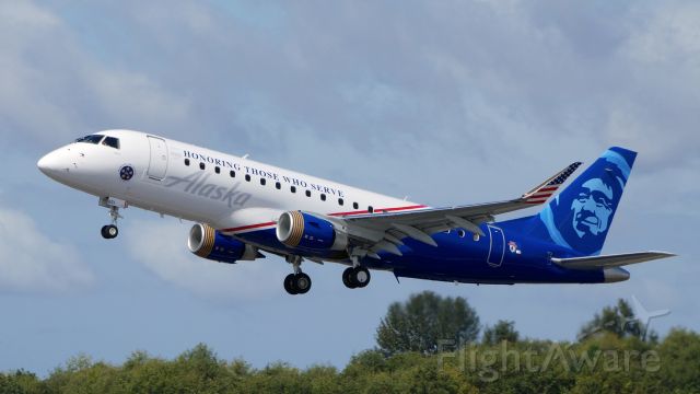 Embraer 175 (N651QX) - QXE2802 on rotation from Rwy 16R for a flight to KPHX on 8.22.19. (ERJ-175LR / cn #17000812).