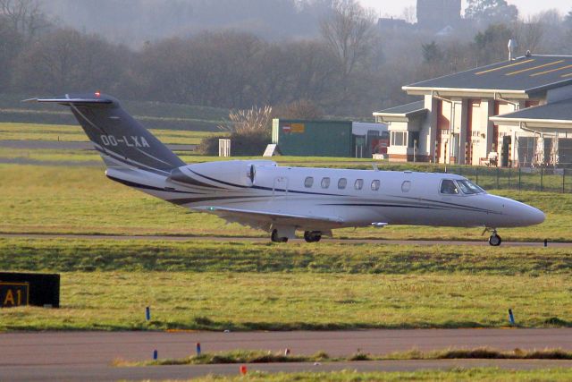 Cessna Citation CJ4 (OO-LXA) - Luxaviation Belgium Citation CJ4 taxiing to depart rwy 25 on 20-Jan-23 heading for LFPB as AAB45L.