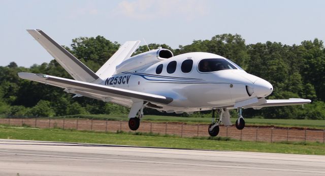 Cirrus Vision SF50 (N253CV) - A Cirrus Vision Jet SF50, serial number 0005, just prior to touchdown on Runway 18, Pryor Field Regional Airport, Decatur, AL - May, 8, 2018.
