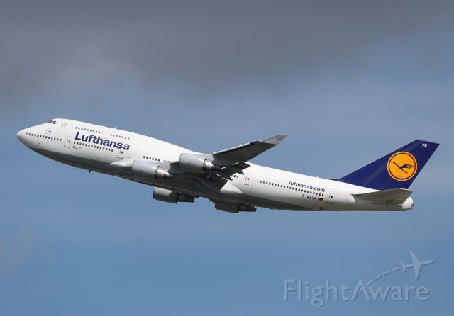 Boeing 747-200 (D-ABVW) - departure FRA