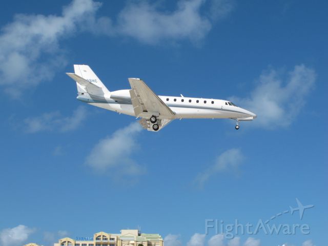 Cessna Citation Sovereign (N696HC) - Landing at Princess Juliana Airport, Sint Maarten - December 22, 2011