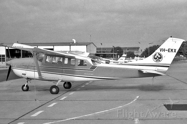 Saab 340 (VH-EKX) - ROSSAIR - CESSNA U206F - REG VH-EKX (CN 01753) - ESSENDON MELBOURNE VIC. AUSTRALIA - YMEN (12/6/1976)