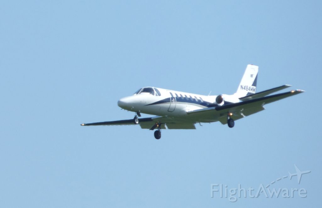Cessna Citation V (N484MM) - Shown here is a Cessna Citation V a moment or two from landing in the Spring of 2016.