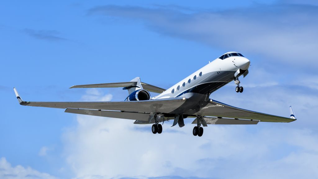 Gulfstream Aerospace Gulfstream V (N50JE) - EPC Holdings 818 LLC Gulfstream V N50JE departing TNCM St Maarten for the USA