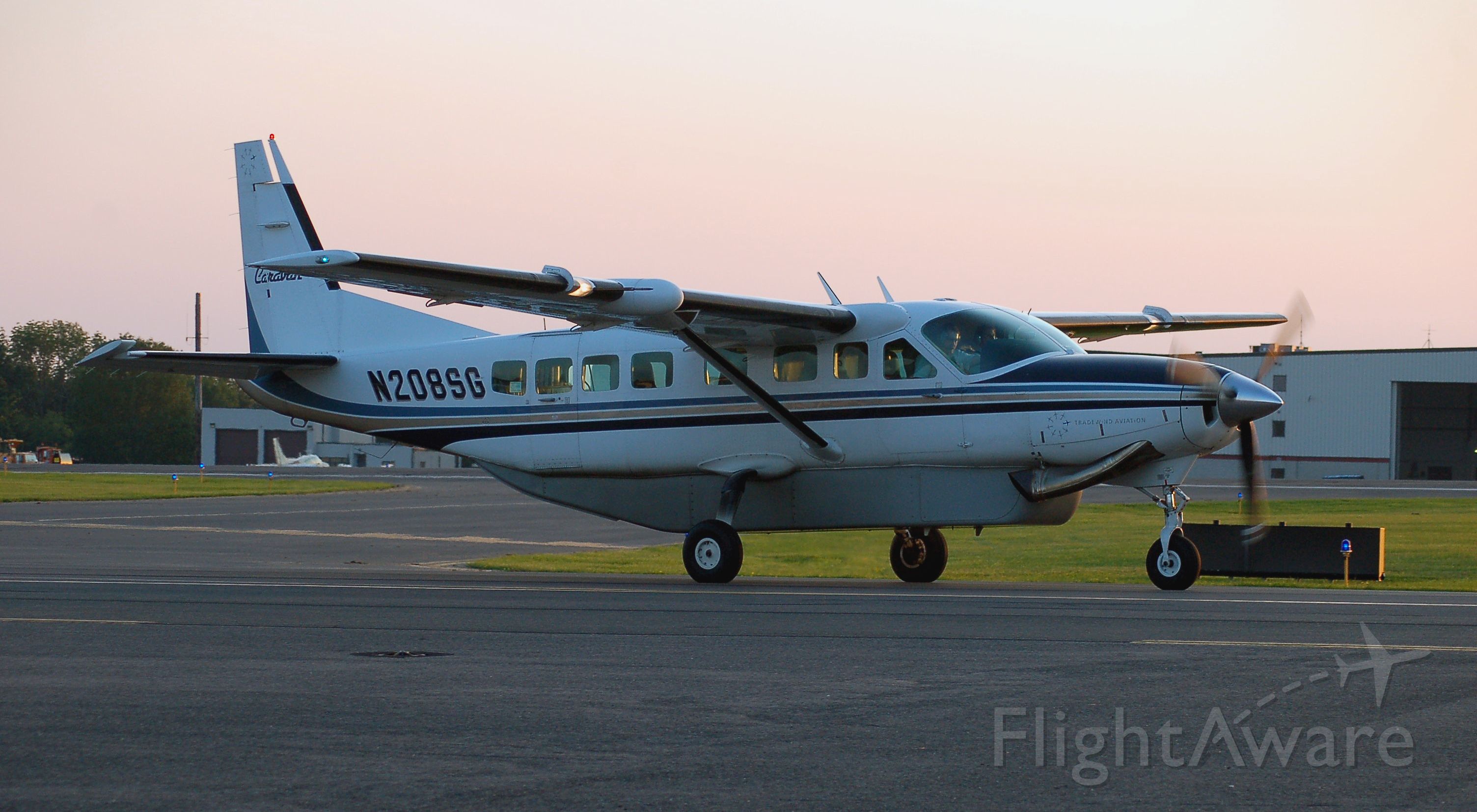 Cessna Caravan (N208SG) - Taxiing in from landing