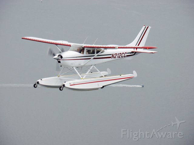 Cessna Skylane (N212CC) - Over the Puget Sound