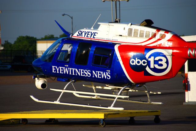 N6ZV — - SKYEYE 13 HD landing at KHOU - crashed outside Houston on October 13, 2008.  Two aboard died.
