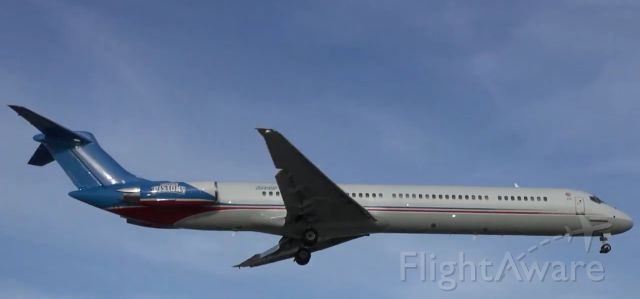 McDonnell Douglas MD-83 (N880DP) - The Detroit Pistons arriving in Dallas from Pontiac, MI. Detroit won 102-96 over the Mavs
