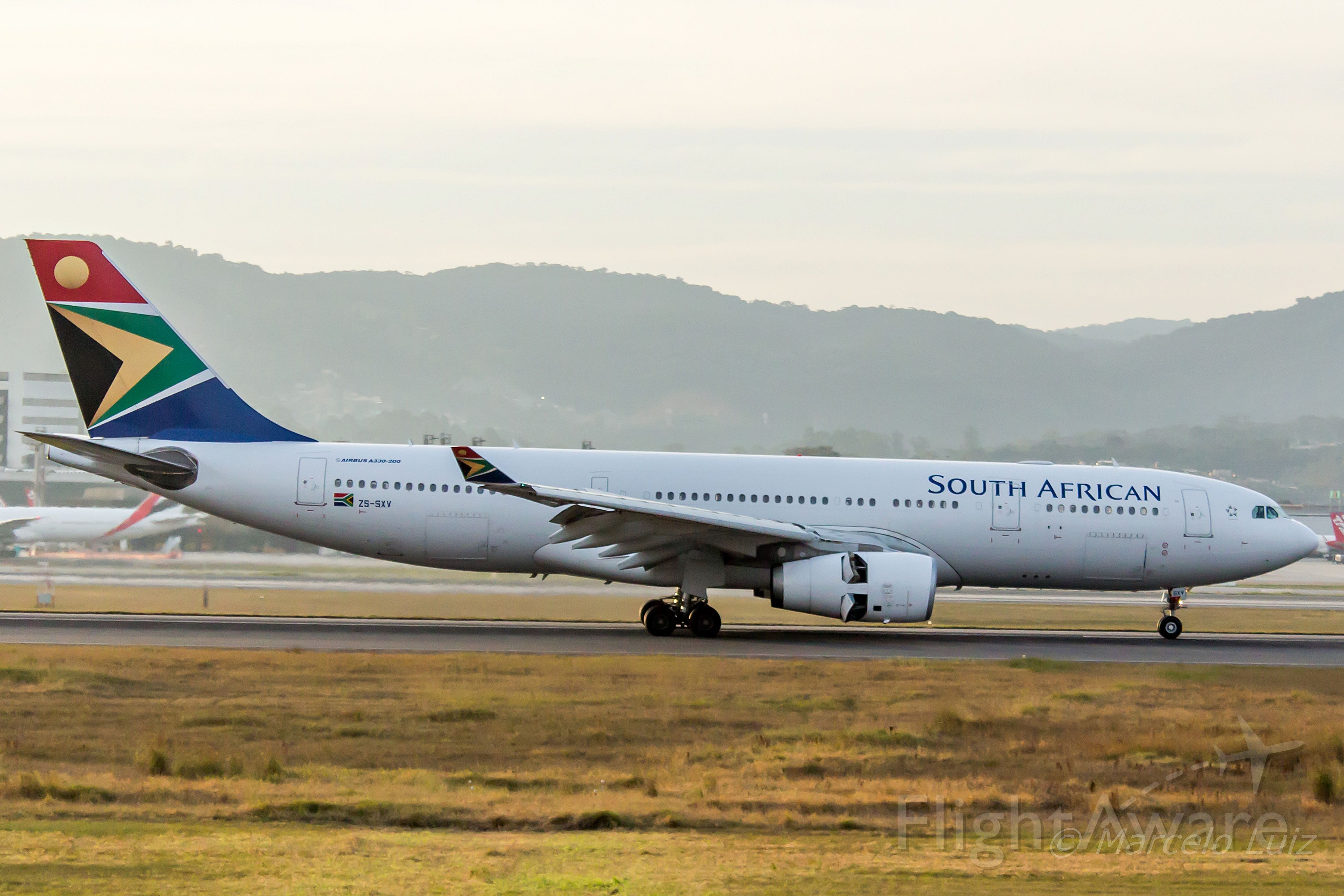 Airbus A330-300 (ZS-SXV) - South African Airways - Airbus A330-243br /Registration: ZS-SXVbr /br /Johannesburg (JNB) / São Paulo (GRU)br /br /Foto tirada em: 25/06/2016br /Fotografia: Marcelo Luiz