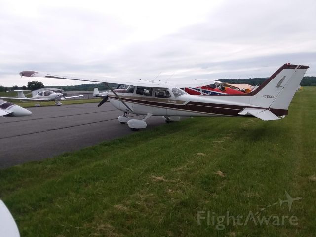 Cessna Skyhawk (N7565D)