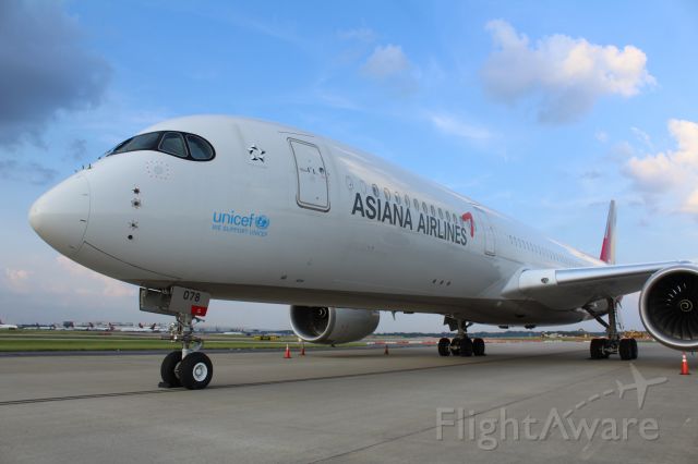 Airbus A350-900 (HL8078)