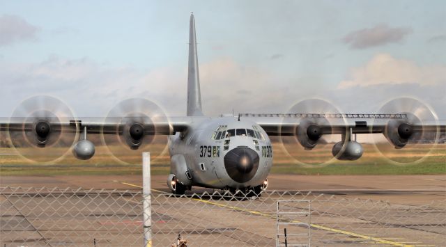 Lockheed C-130 Hercules (16-5379) - convoy3261 usn c-130t 165379 powering back at shannon 12/2/20.