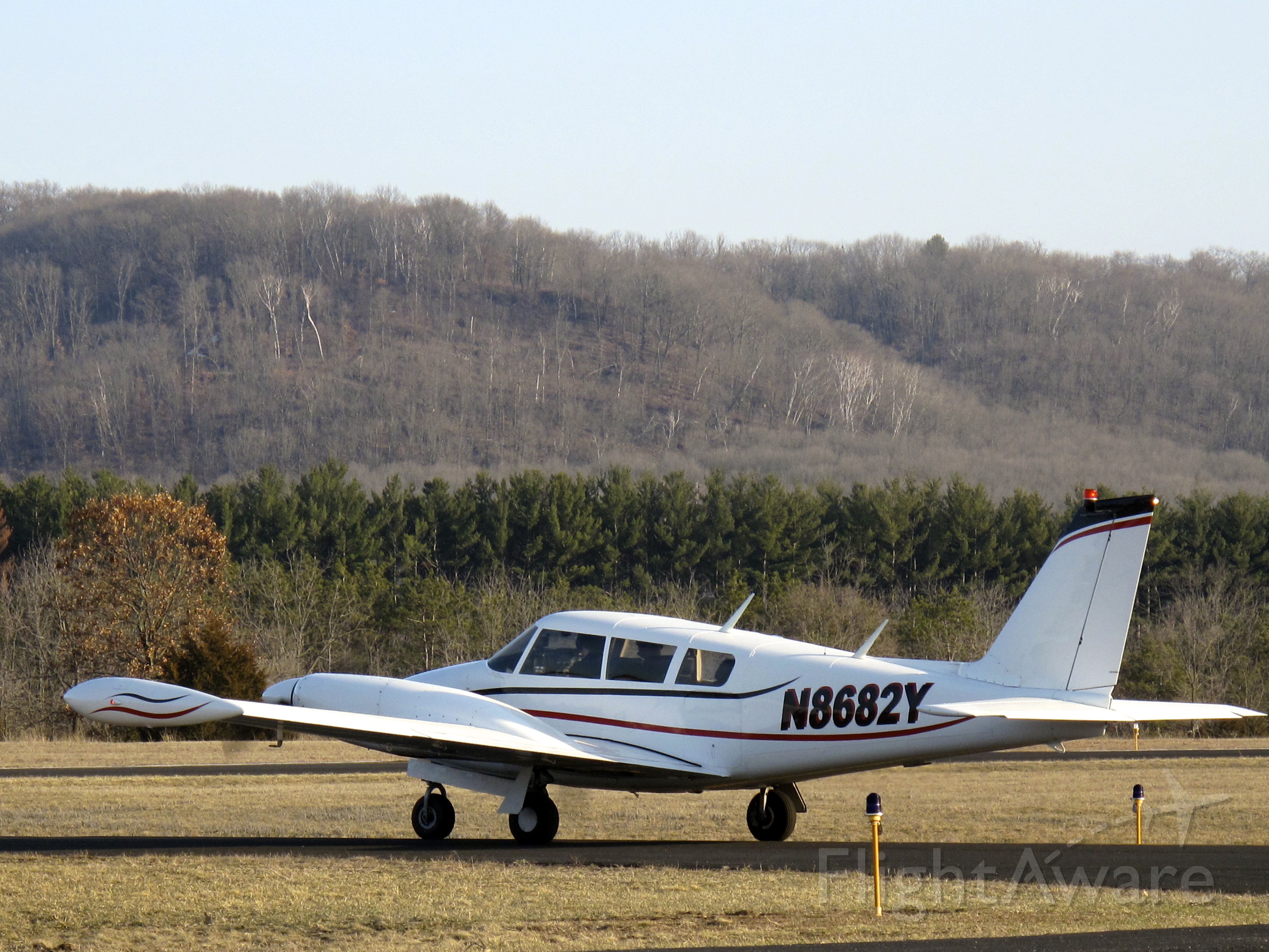 Piper PA-30 Twin Comanche (N8682Y) - Beautiful Twin Comanche taking of from Boscobel Wisconsin.