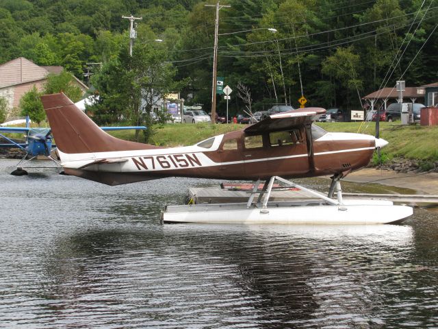 Cessna Skywagon (N7615N) - A floatplane parked at Long Lake.
