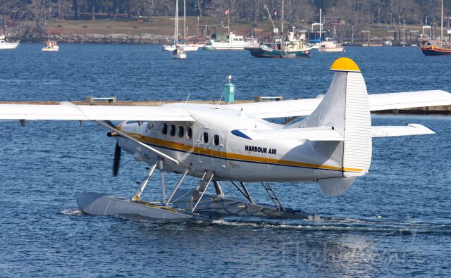 De Havilland Canada DHC-3 Otter (C-FHAD) - Nanaimo BC harbour