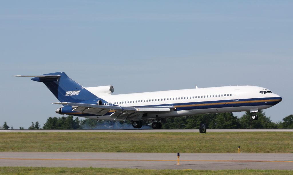 BOEING 727-200 (N422BN) - Touchdown!
