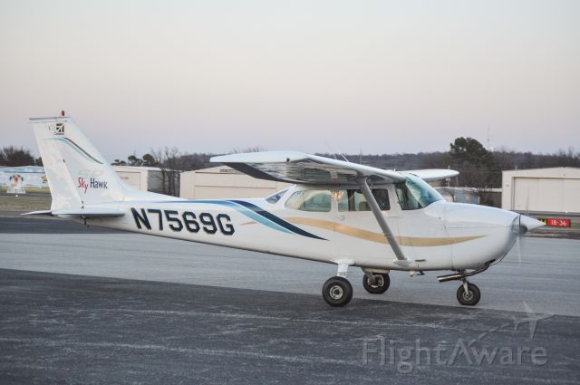 Cessna Skyhawk (N7569G)