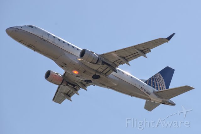 Embraer 170/175 (N648RW) - An Embraer 170-100 SE owned by Wells Fargo and operated by United / Republic Airways departs KDCA headed out to KIAH, 20191014.br /br /Contact photographer for reproduction(s).