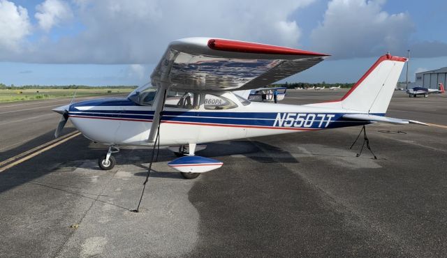 Cessna Skyhawk (N5507T) - Aamro Aviation Ramp