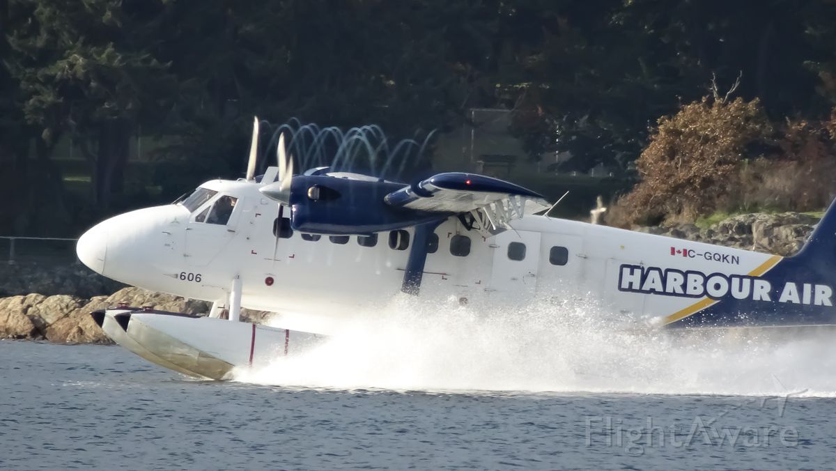 De Havilland Canada Twin Otter (C-GQKN) - love the vortexes on this photo, I was on F dock at Fisherman's Wharf. 