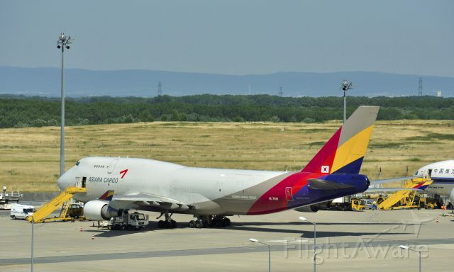 Boeing 747-400 (HL7618) - Asiana Airlines Boeing 747-446(BDSF) HL7618 in Vienna 