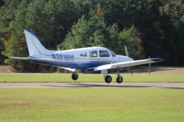 Piper Cherokee (N3016M) - Touchdown at BQ1