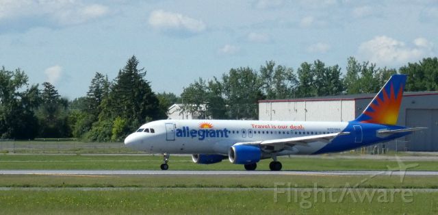 Airbus A320 (N229NV) - Taxiing to parking is this 1997 allegiant Airbus 320-214 in the Spring of 2022.