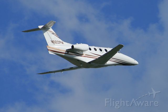 Beechcraft Premier 1 (N502PM) - Raytheon Premier 390 departing Nashville.