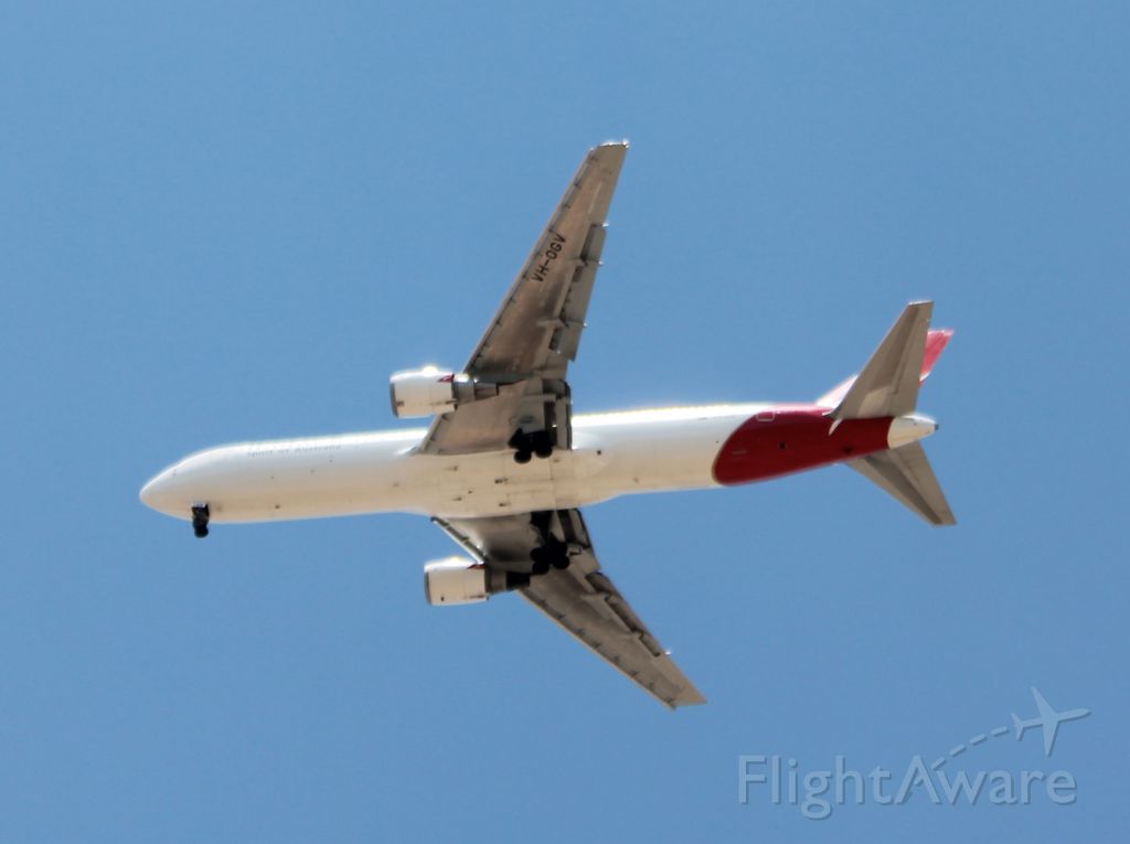 VH-OGV — - QF651 completing flight from BNE-PER and is on final approach to RWY03
