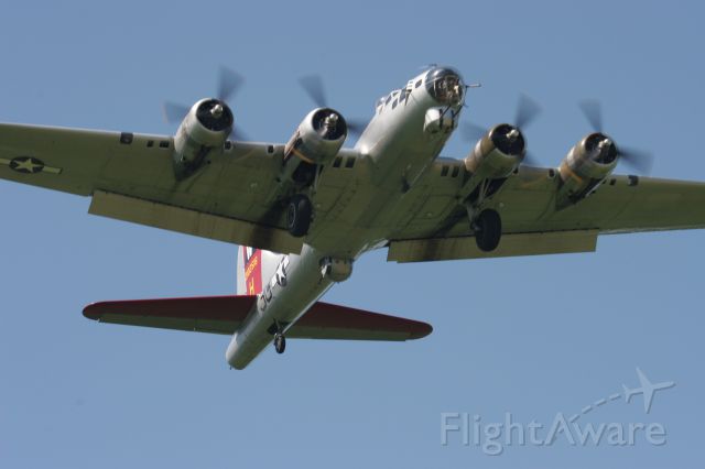 Boeing B-17 Flying Fortress (N5017N) - B-17 Aluminum Overcast Landing at ATW Outagamie County, Appleton, WI