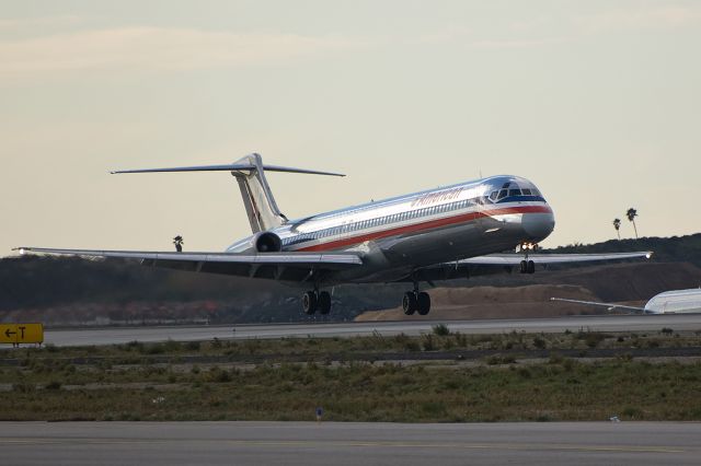 McDonnell Douglas MD-80 (N592AA) - This picture was taken around 2012. 