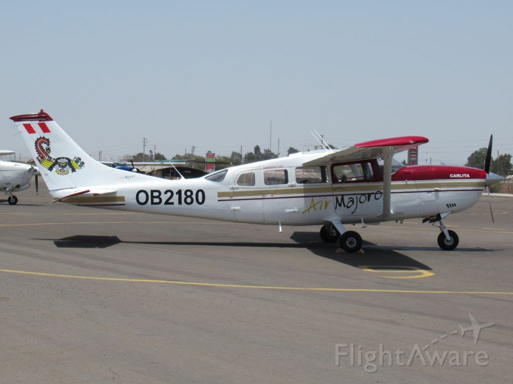 Cessna T207 Turbo Stationair 8 (OB-2180) - Air majoro