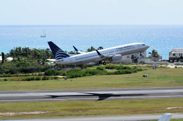Boeing 737-700 (HP-1537CMP) - Copa Airlines took off from Runway 28 from SXM