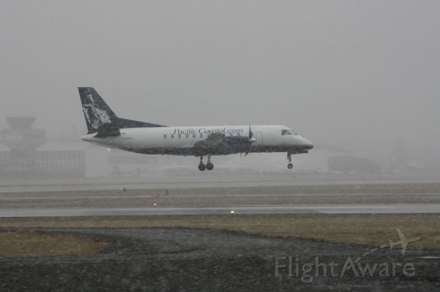 Saab 340 (C-GCPU) - Practice Landing at 07 on a snowy day