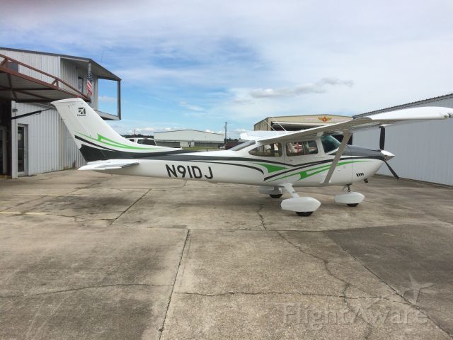 Cessna Skylane (N91DJ) - N91DJ NEW LOOK 2